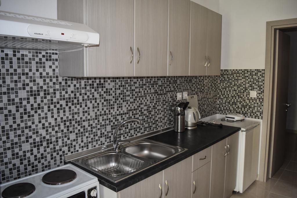 Mirsini Apartments 圣乔治斯 外观 照片